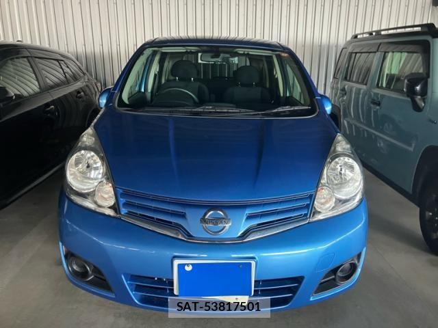 Nissan NOTE 2012-02 8414090-1