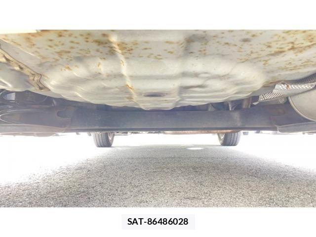 Nissan NOTE 2013-02 8414087-4