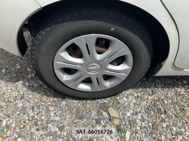 Nissan NOTE 2013-08 8438645-4