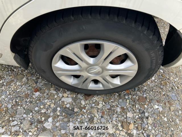 Nissan NOTE 2013-08 8438645-6