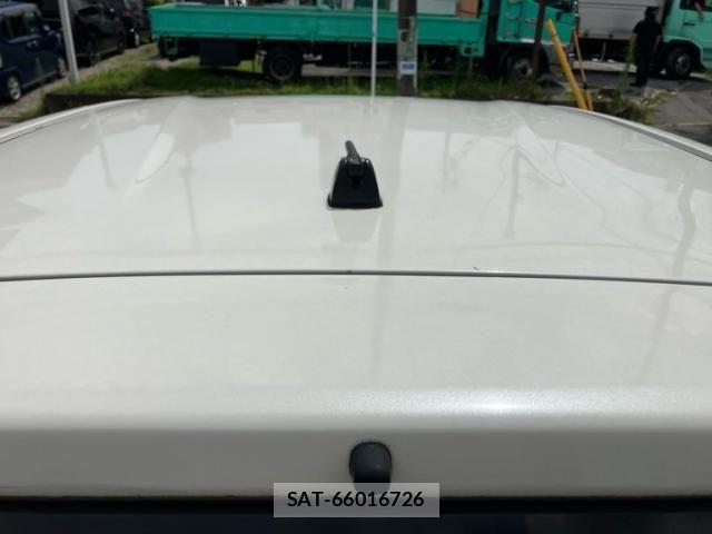 Nissan NOTE 2013-08 8438645-8