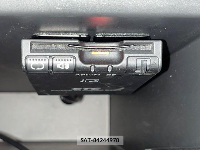 Nissan NOTE 2015-08 8438625-6