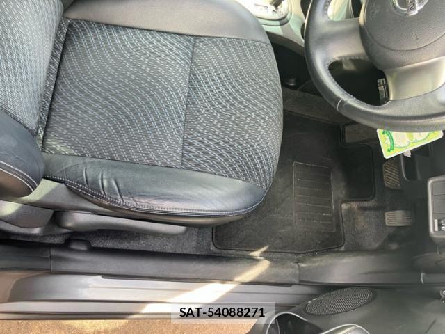 Nissan NOTE 2013-09 8438657-14