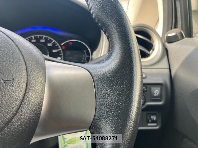 Nissan NOTE 2013-09 8438657-18