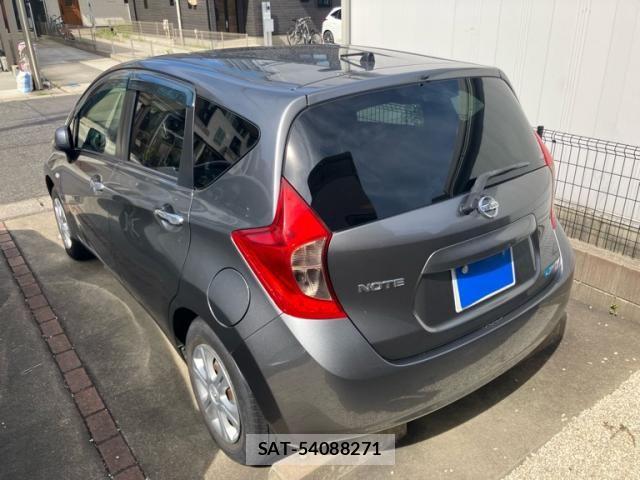 Nissan NOTE 2013-09 8438657-1