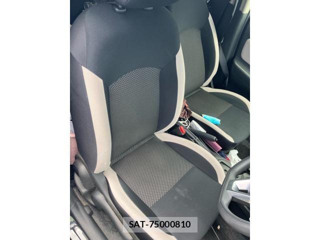Nissan NOTE 2017-11 8438639-11