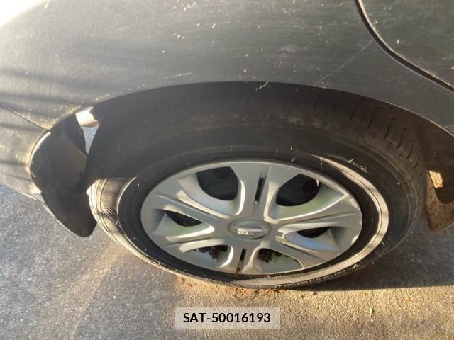 Nissan NOTE 2013-12 8458116-7