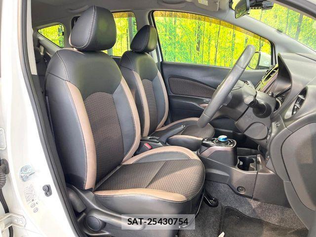 Nissan NOTE 2016-11 8458109-7
