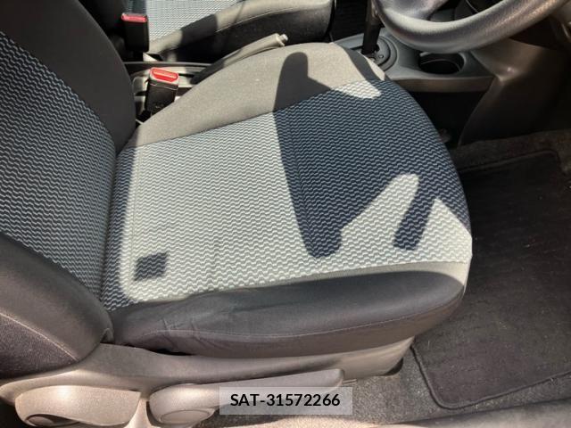 Nissan NOTE 2013-11 8458114-11