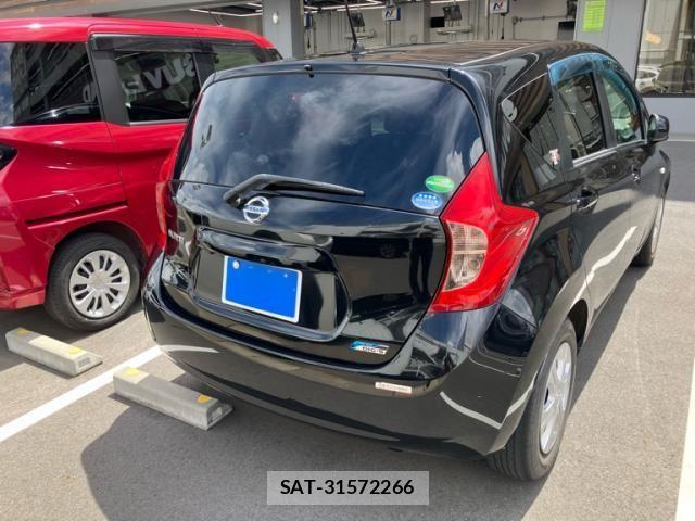 Nissan NOTE 2013-11 8458114-1