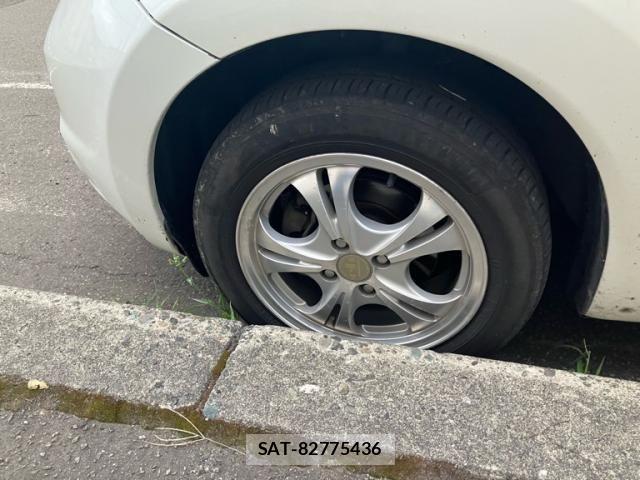 Nissan NOTE 2015-10 8458118-13