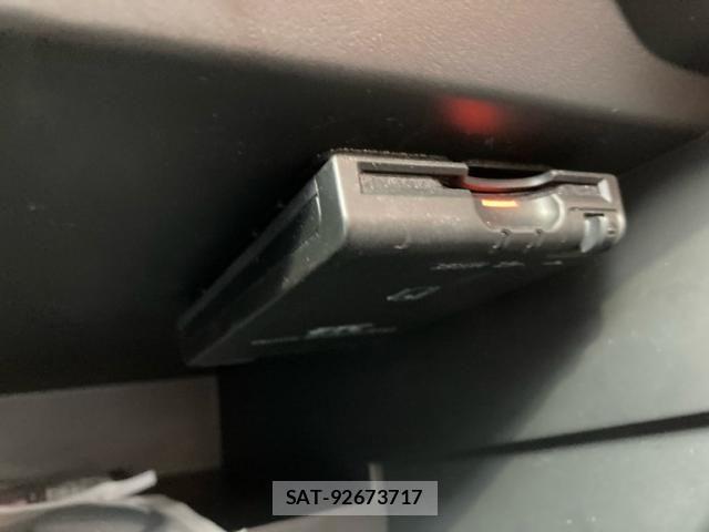 Nissan NOTE 2019-01 8457121-19