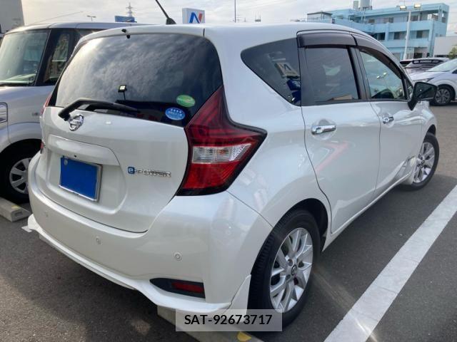 Nissan NOTE 2019-01 8457121-3
