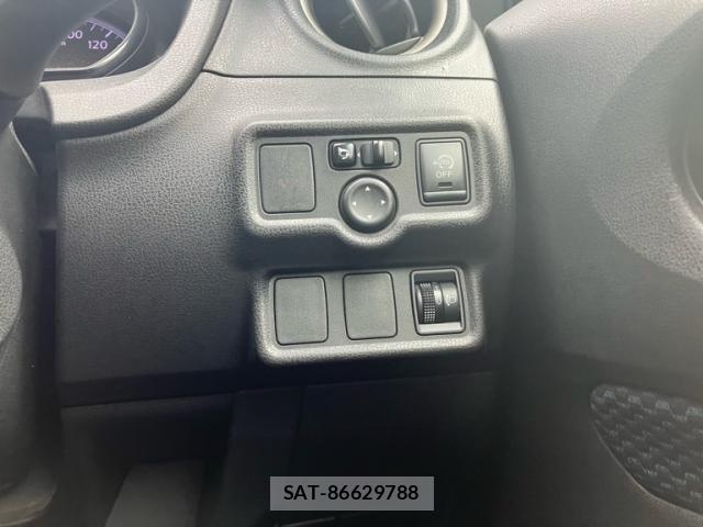 Nissan NOTE 2013-09 8485873-12