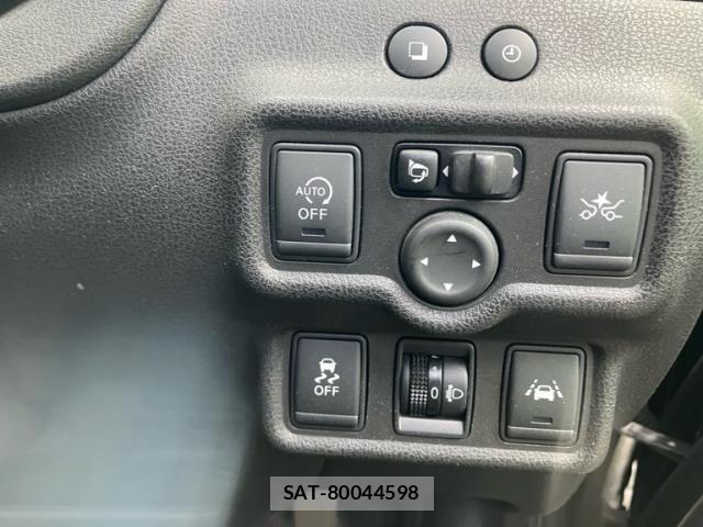 Nissan NOTE 2014-03 8485872-14