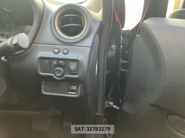 Nissan NOTE 2013-12 8485870-16