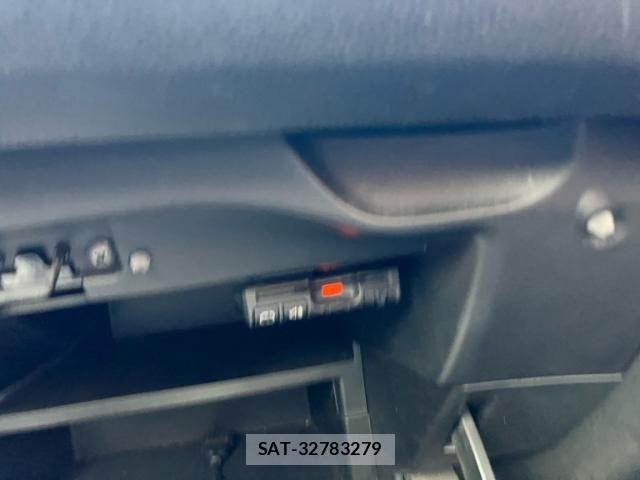Nissan NOTE 2013-12 8485870-26