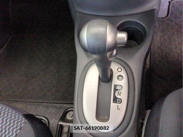 Nissan NOTE 2013-07 8485871-11