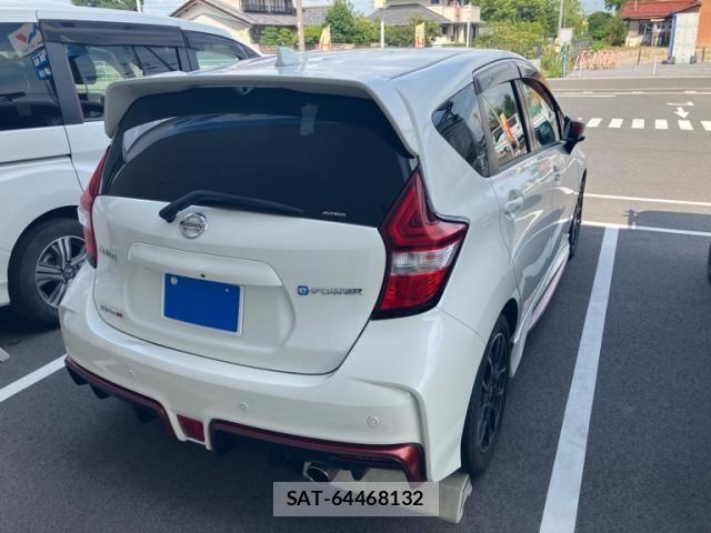 Nissan NOTE 2018-02 8526365-4
