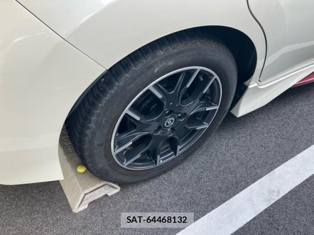Nissan NOTE 2018-02 8526365-5