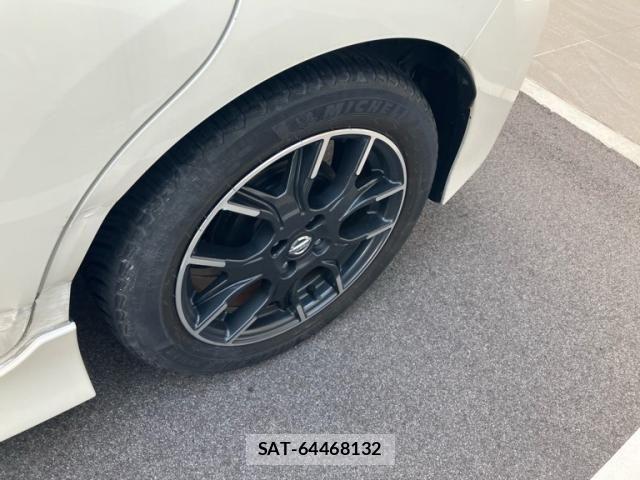 Nissan NOTE 2018-02 8526365-8