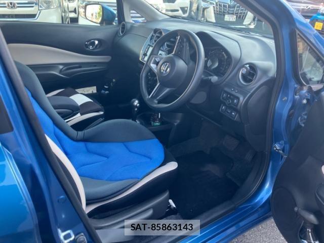Nissan NOTE 2018-01 8526367-13