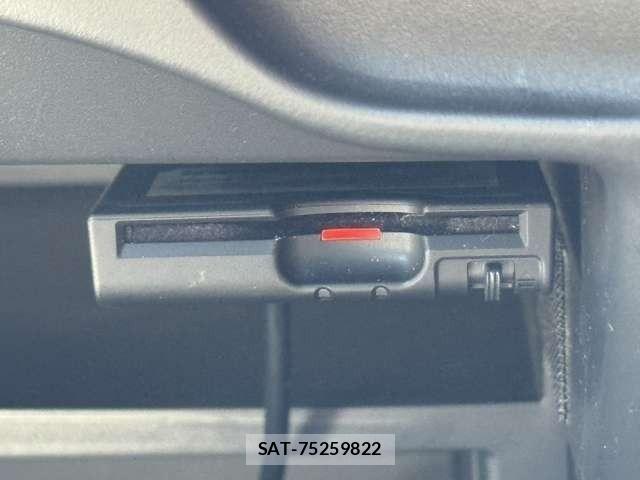 Nissan NOTE 2018-03 8526351-27