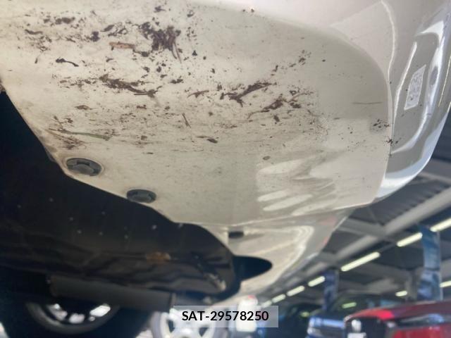 Nissan NOTE 2017-12 8526378-12