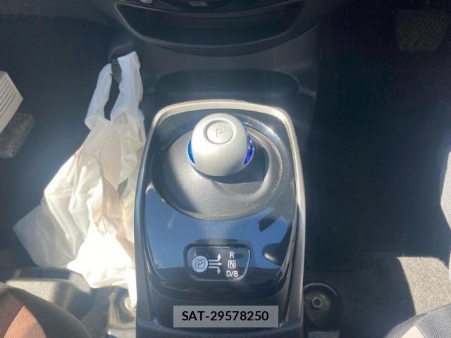 Nissan NOTE 2017-12 8526378-19