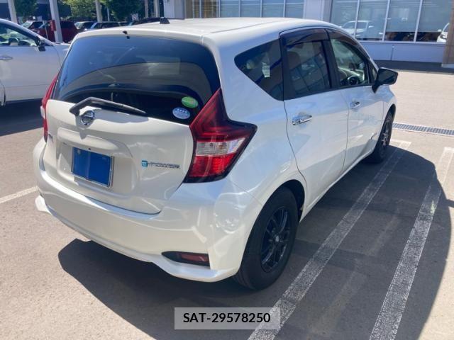 Nissan NOTE 2017-12 8526378-4