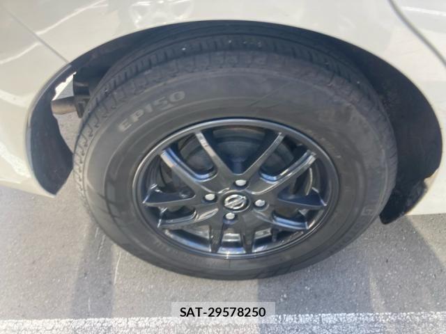 Nissan NOTE 2017-12 8526378-6