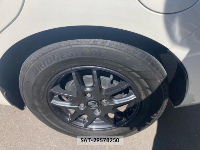 Nissan NOTE 2017-12 8526378-7