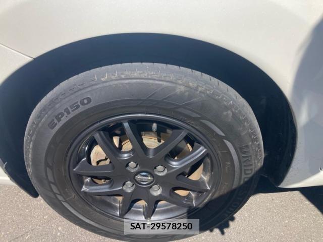 Nissan NOTE 2017-12 8526378-8