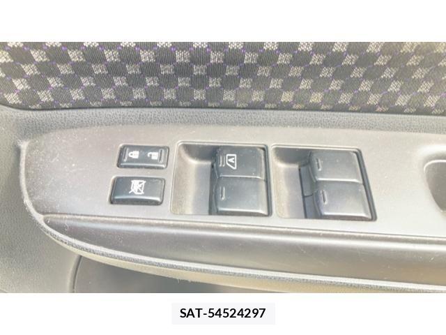 Nissan NOTE 2012-10 8526379-11