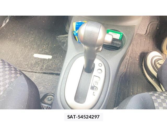 Nissan NOTE 2012-10 8526379-6