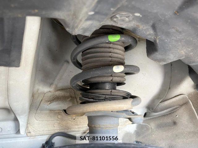 Nissan NOTE 2013-10 8526375-19