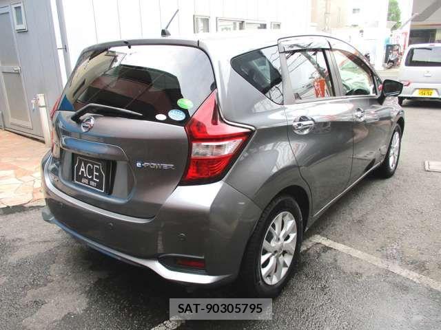 Nissan NOTE 2017-07 8526370-6
