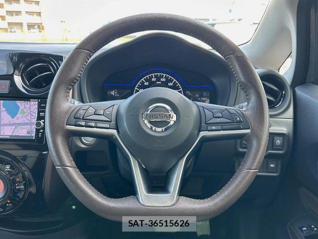 Nissan NOTE 2018-01 8526368-10