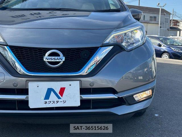 Nissan NOTE 2018-01 8526368-12