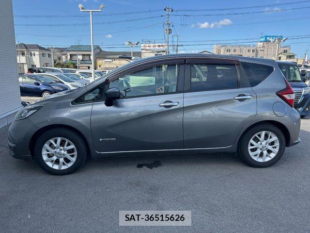 Nissan NOTE 2018-01 8526368-15