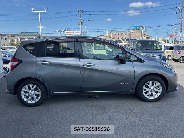 Nissan NOTE 2018-01 8526368-16