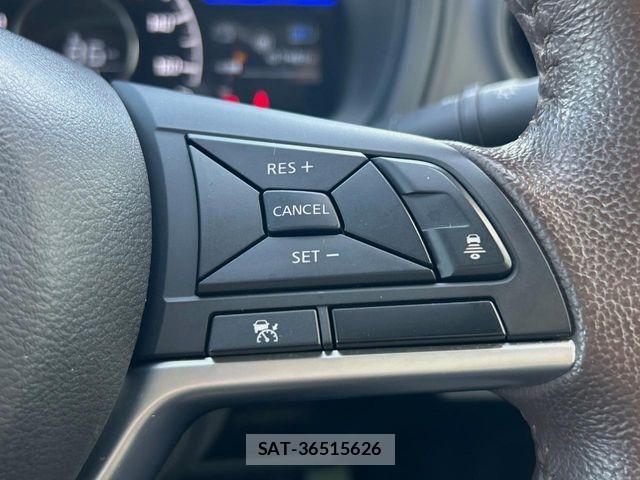 Nissan NOTE 2018-01 8526368-5