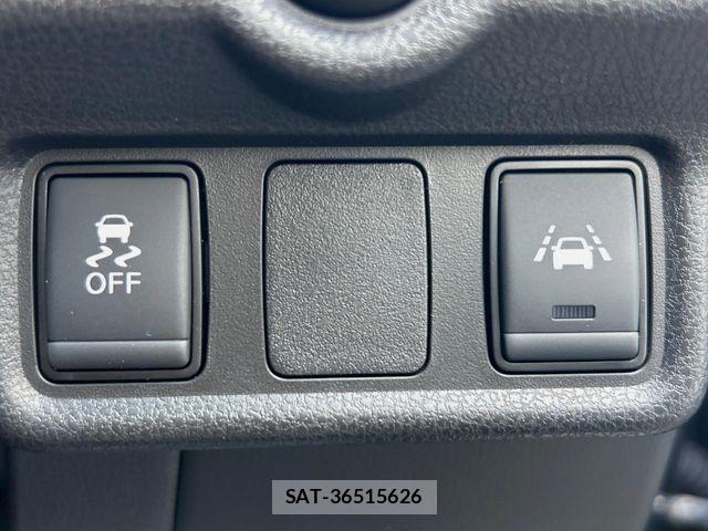 Nissan NOTE 2018-01 8526368-6