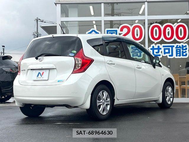 Nissan NOTE 2013-11 8526381-16
