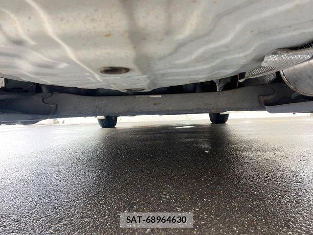 Nissan NOTE 2013-11 8526381-18