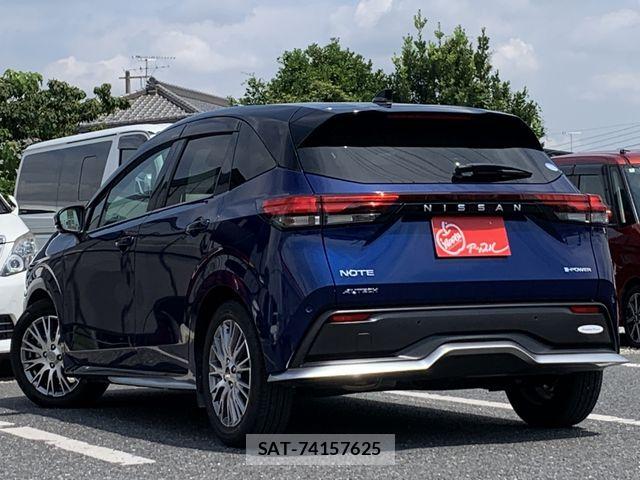 Nissan NOTE 2021-10 8563024-4