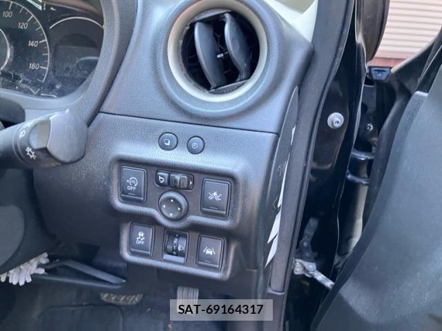 Nissan NOTE 2014-02 8563054-15