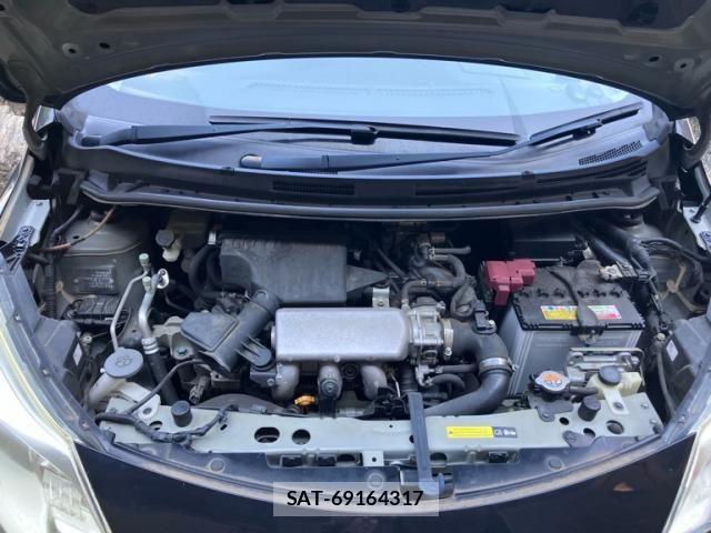 Nissan NOTE 2014-02 8563054-24