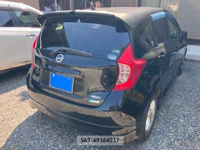 Nissan NOTE 2014-02 8563054-4