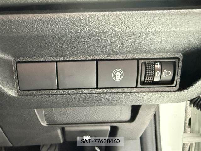 Nissan NOTE 2021-07 8563026-28